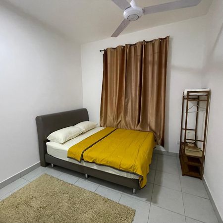 Dm Homestay Скудай Екстериор снимка